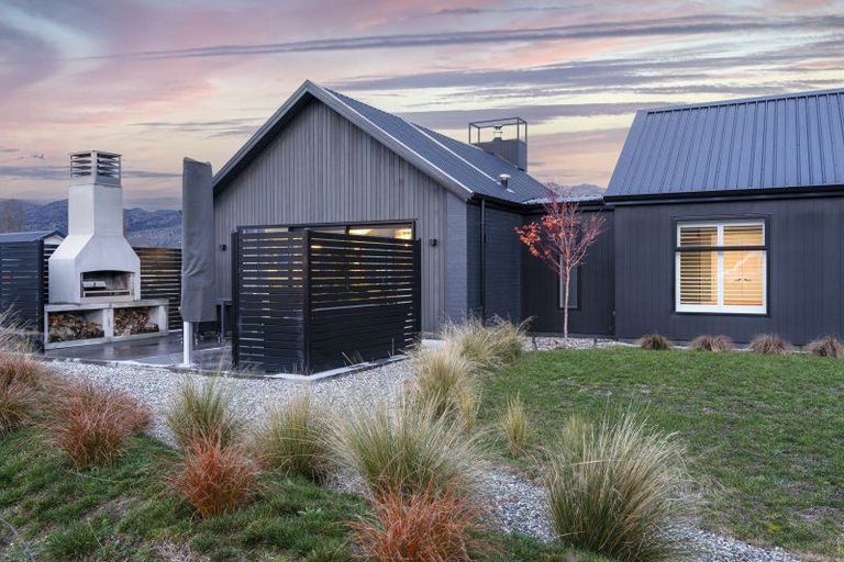 Photo of property in 7 Hatters Lane, Mount Pisa, 9383