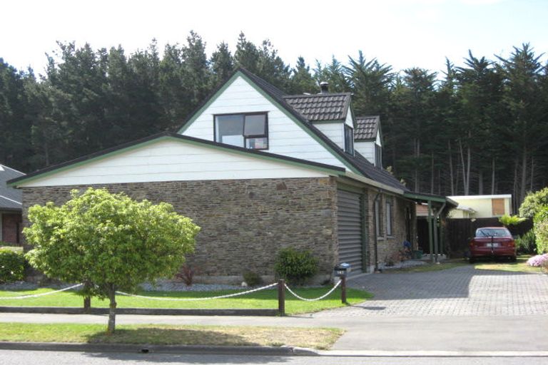 Photo of property in 145 Royal Park Drive, Parklands, Christchurch, 8083