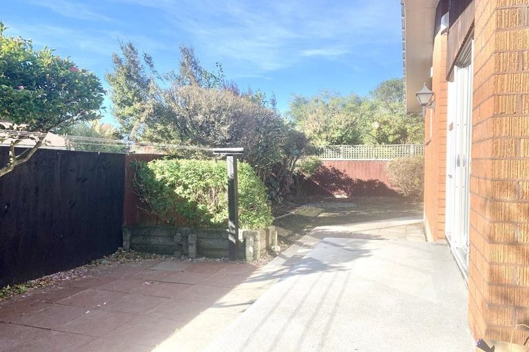 Photo of property in 2/166 Avonhead Road, Avonhead, Christchurch, 8042