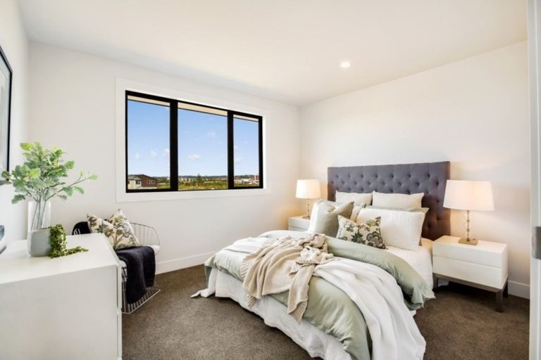 Photo of property in 14 Makete Crescent, Hobsonville, Auckland, 0618