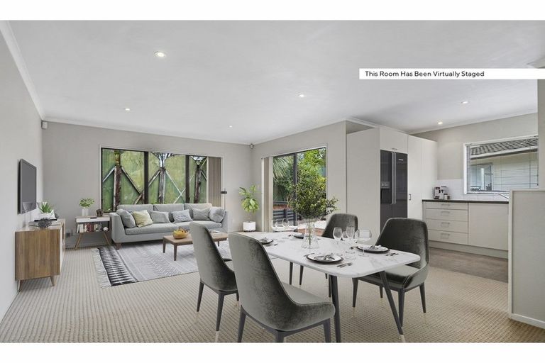 Photo of property in 100 Moire Road, West Harbour, Auckland, 0618