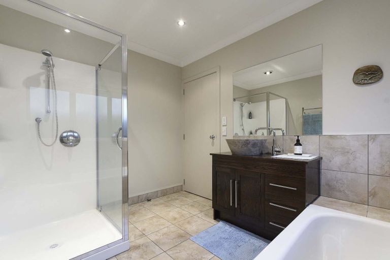 Photo of property in 7 Tobacco Hill, Welcome Bay, Tauranga, 3175