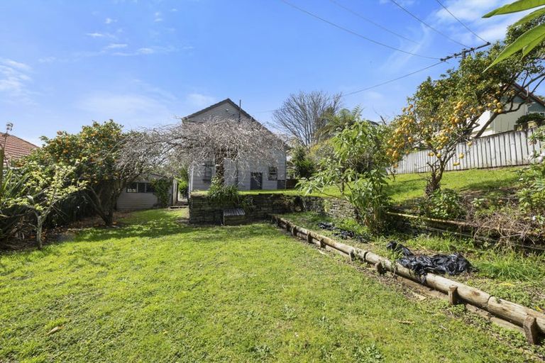 Photo of property in 84 Glenpark Avenue, Frankleigh Park, New Plymouth, 4310