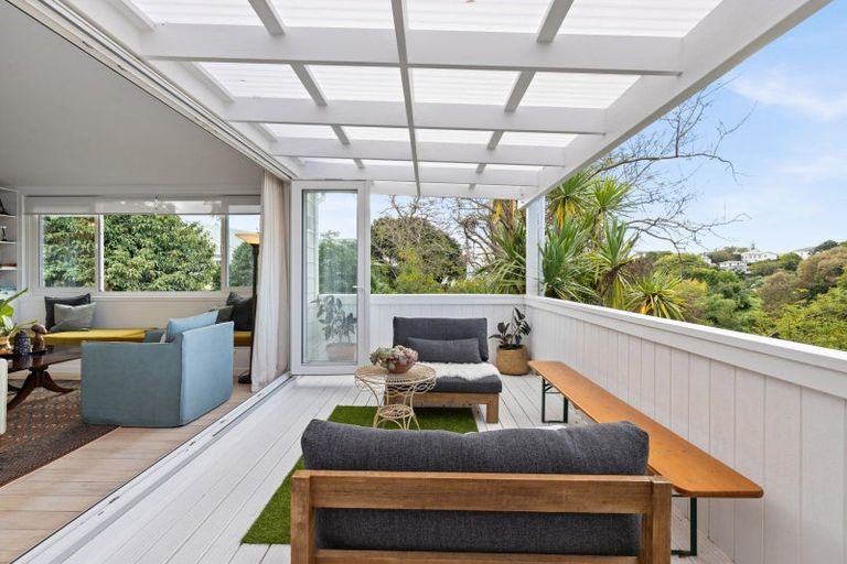 Photo of property in 6 Finnis Lane, Hospital Hill, Napier, 4110