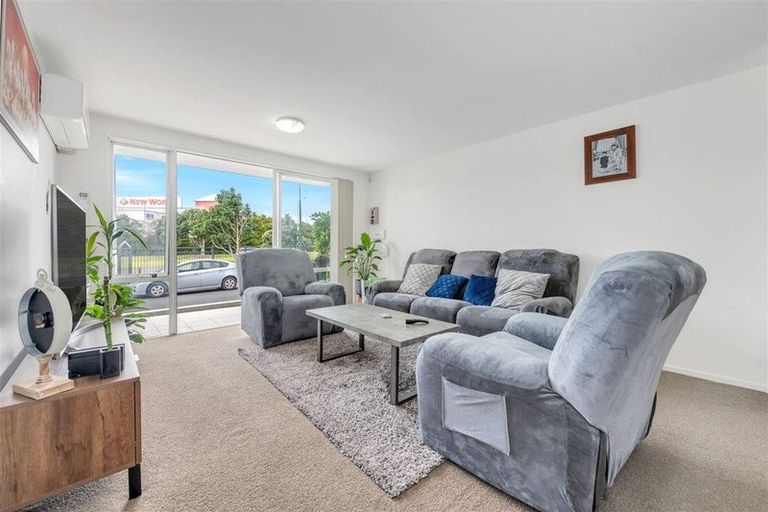 Photo of property in 1/28 Oneroa Road, East Tamaki, Auckland, 2013