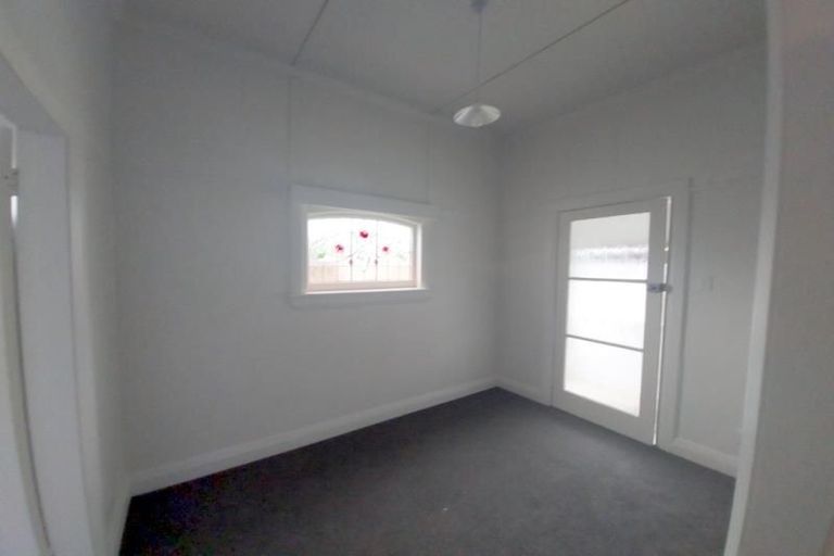 Photo of property in 8 Roxburgh Grove, Petone, Lower Hutt, 5012