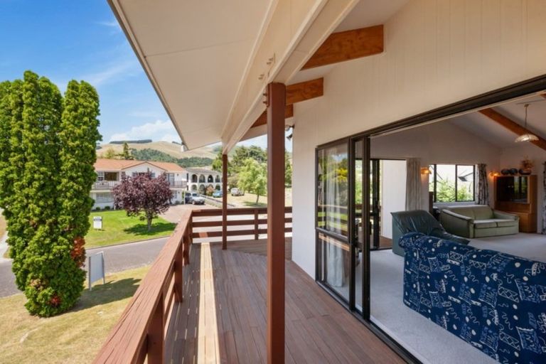 Photo of property in 7 Gibbs Place, Kinloch, Taupo, 3377