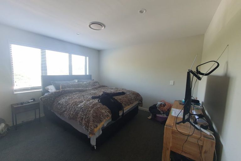 Photo of property in 1 Mataki Way, Glen Eden, Auckland, 0602