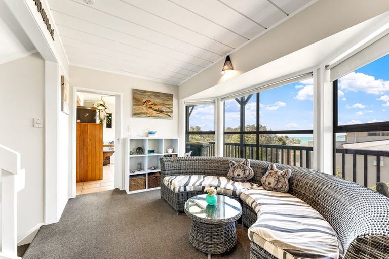 Photo of property in 12 Cooper Road, Stanmore Bay, Whangaparaoa, 0932