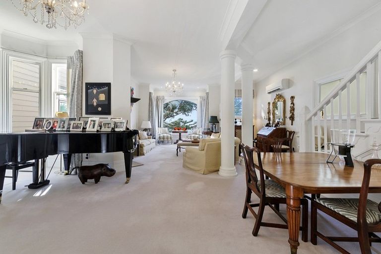 Photo of property in 198 Oriental Parade, Oriental Bay, Wellington, 6011