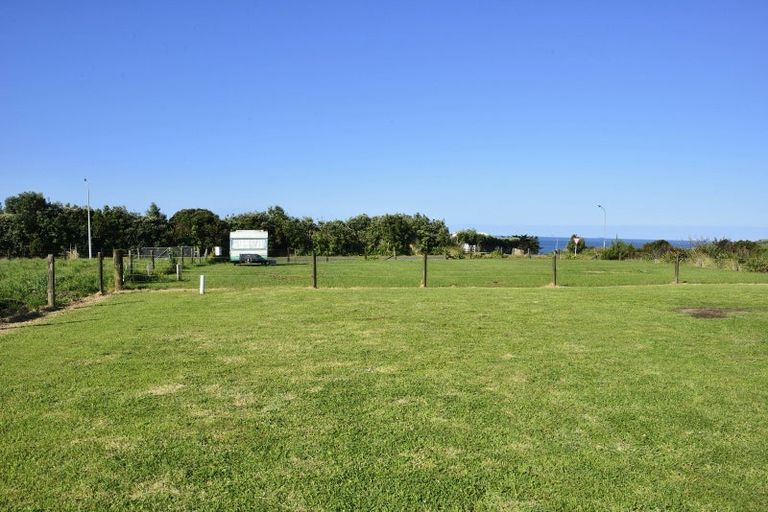 Photo of property in 4 Waihinahina Way, Mahia, 4198