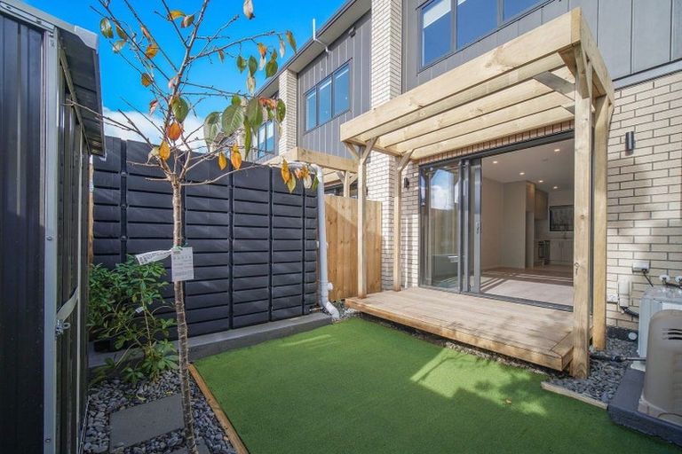 Photo of property in 6/65 Moire Road, Massey, Auckland, 0614