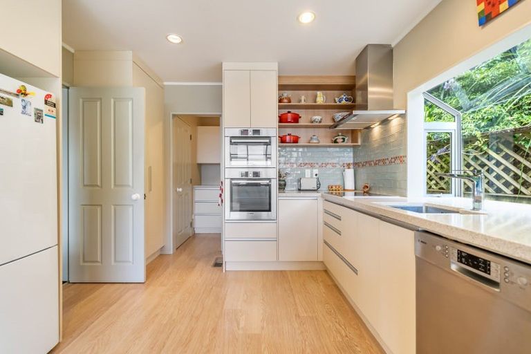 Photo of property in 88a Paremata Road, Paremata, Porirua, 5024