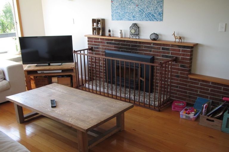 Photo of property in 64a Verbena Road, Birkdale, Auckland, 0626