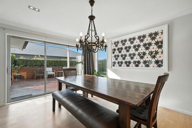 Photo of property in 18 Churchill Drive, Rangiora, 7400