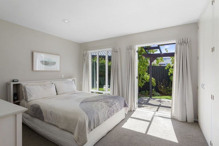 Photo of property in 1 Kelson Lane, Ilam, Christchurch, 8041