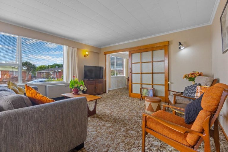 Photo of property in 9 Severn Place, Spotswood, New Plymouth, 4310
