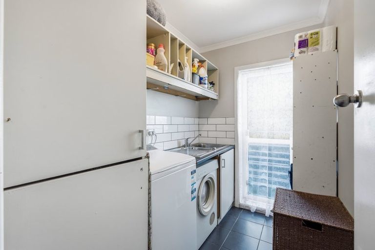 Photo of property in 17 Mortlake Street, Islington, Christchurch, 8042