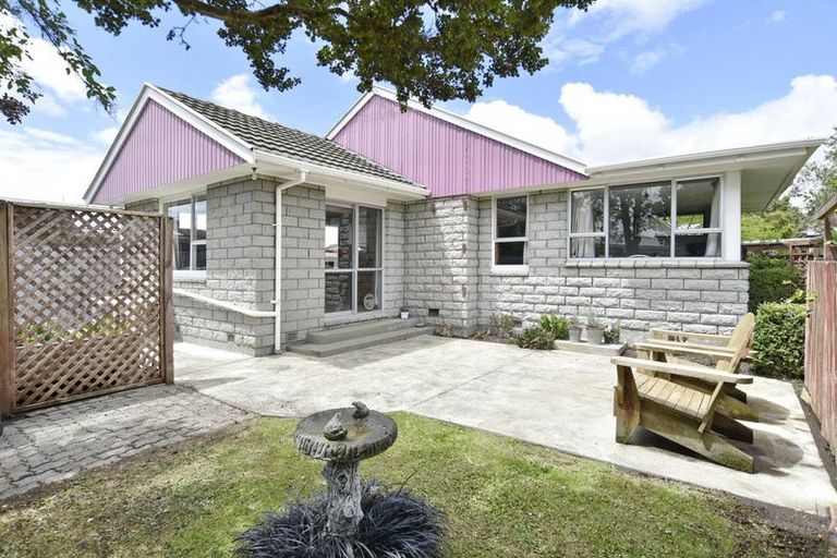 Photo of property in 6 Coates Place, Rangiora, 7400