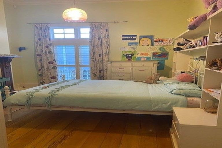 Photo of property in 8 Dodson Avenue, Milford, Auckland, 0620