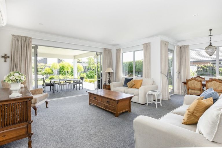 Photo of property in 44 Whakatomo Place, Havelock North, 4130