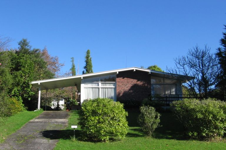 Photo of property in 3 Paewai Road, Glen Eden, Auckland, 0602