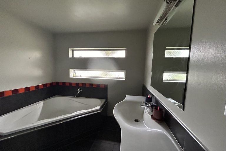 Photo of property in 2 Millennium Heights, Flagstaff, Hamilton, 3210