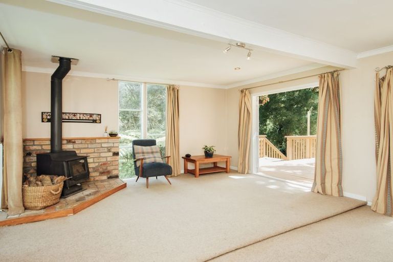 Photo of property in 103 Laingholm Drive, Laingholm, Auckland, 0604