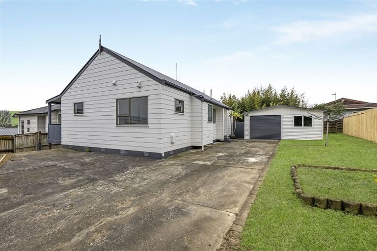 Photo of property in 70 Hutchinsons Road, Bucklands Beach, Auckland, 2014