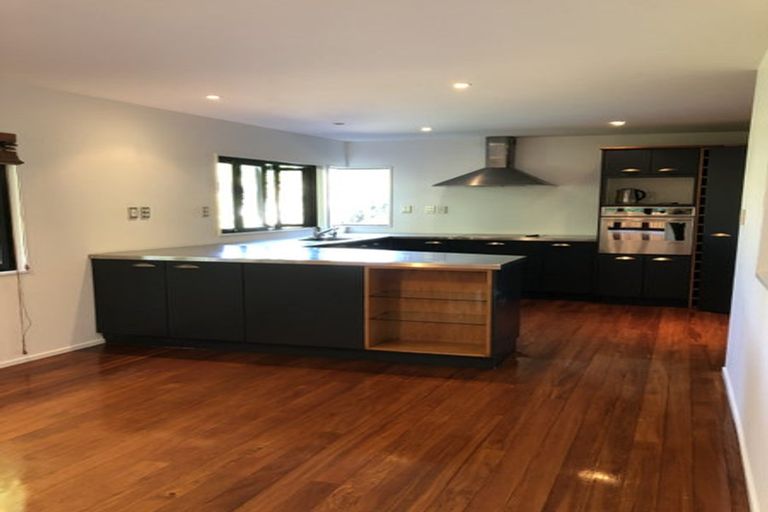 Photo of property in 1/12 Heath Avenue, Northcote, Auckland, 0627