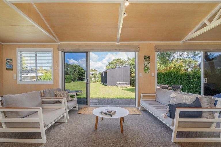 Photo of property in 40 Hardy Place, Cooks Beach, Whitianga, 3591