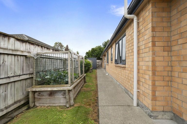 Photo of property in 6 Brookside Close, Highbury, Palmerston North, 4412