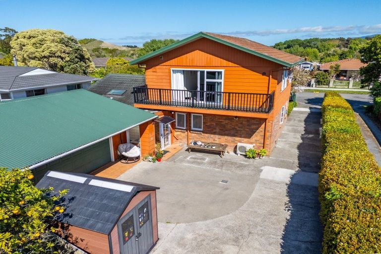 Photo of property in 10 Nimmo Avenue, Waikanae, 5036