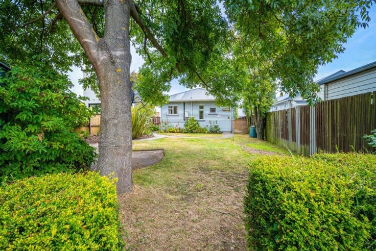 Photo of property in 132 Olliviers Road, Phillipstown, Christchurch, 8011