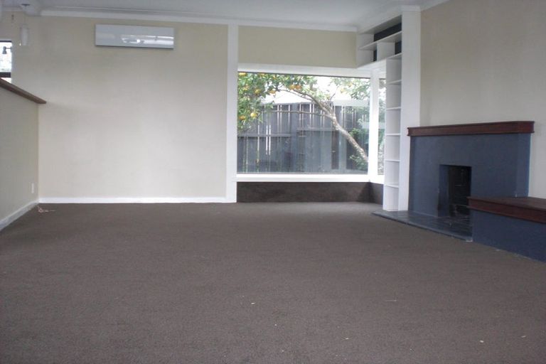 Photo of property in 1/73a Beresford Street, Bayswater, Auckland, 0622