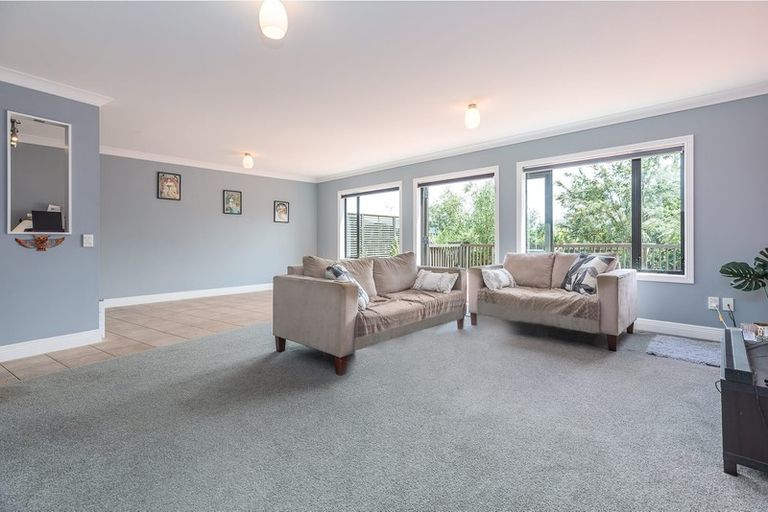 Photo of property in 54 Earnslaw Crescent, Clover Park, Auckland, 2019