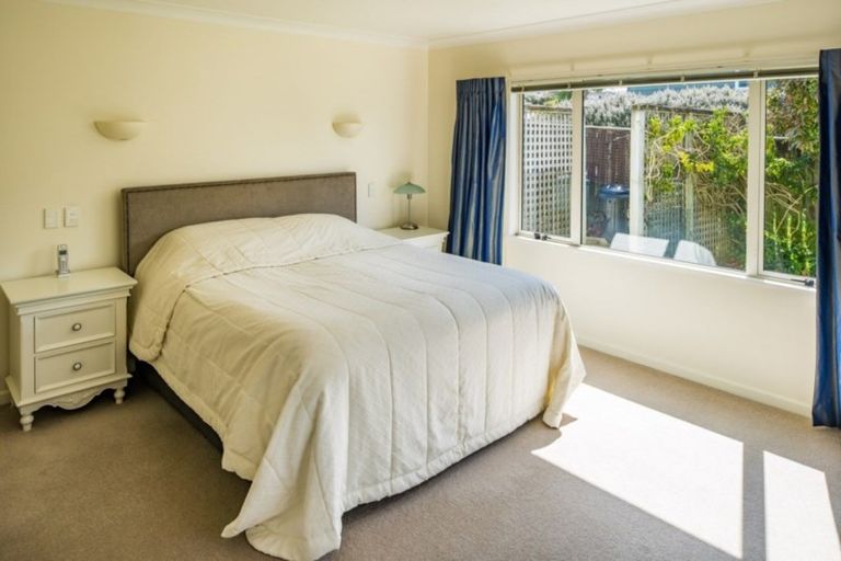 Photo of property in 3 Mariners Way, Whitby, Porirua, 5024