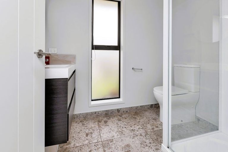 Photo of property in 1 Te Akau Place, One Tree Point, 0118