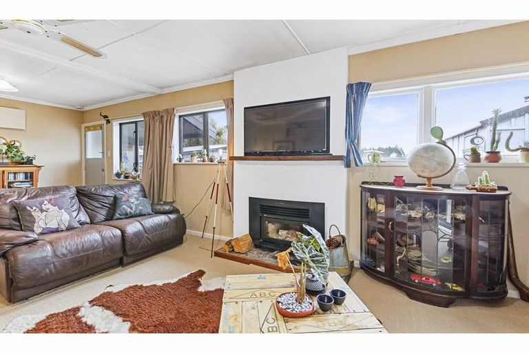 Photo of property in 16 Grierson Avenue, Amberley, 7481