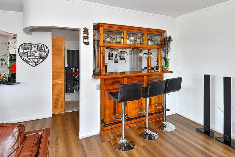 Photo of property in 14 Lowburn Place, Clover Park, Auckland, 2019