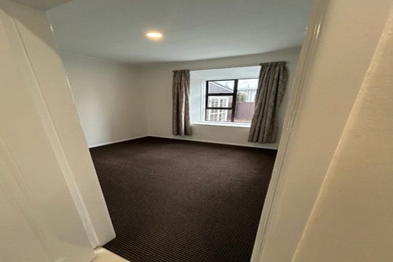 Photo of property in 9 Pohutukawa Street, Woburn, Lower Hutt, 5010