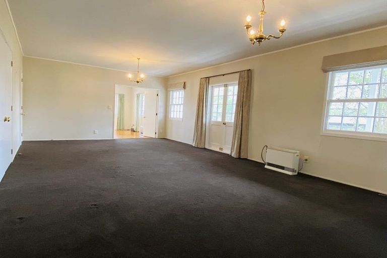 Photo of property in 127 St Heliers Road, Saint Heliers, Auckland, 1071