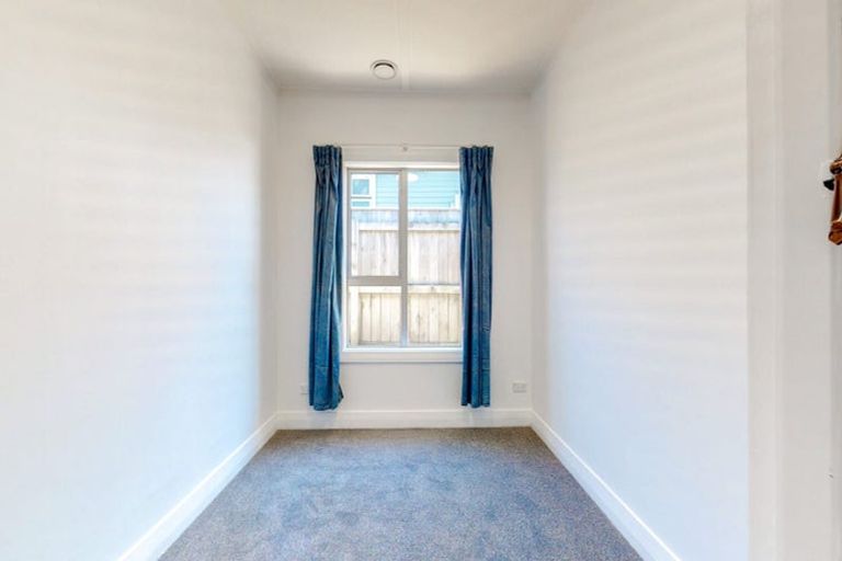 Photo of property in 69 Ranui Crescent, Khandallah, Wellington, 6035