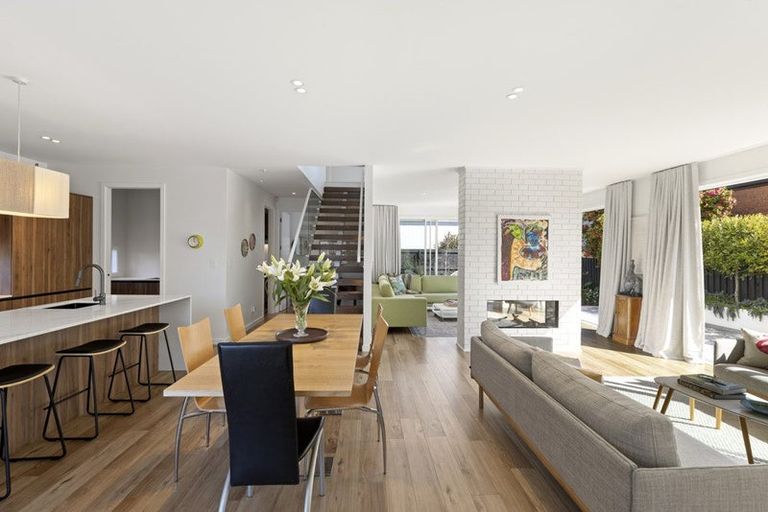 Photo of property in 17 Strowan Road, Strowan, Christchurch, 8052