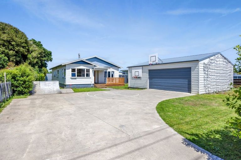 Photo of property in 18 Cumming Street, Okato, 4335