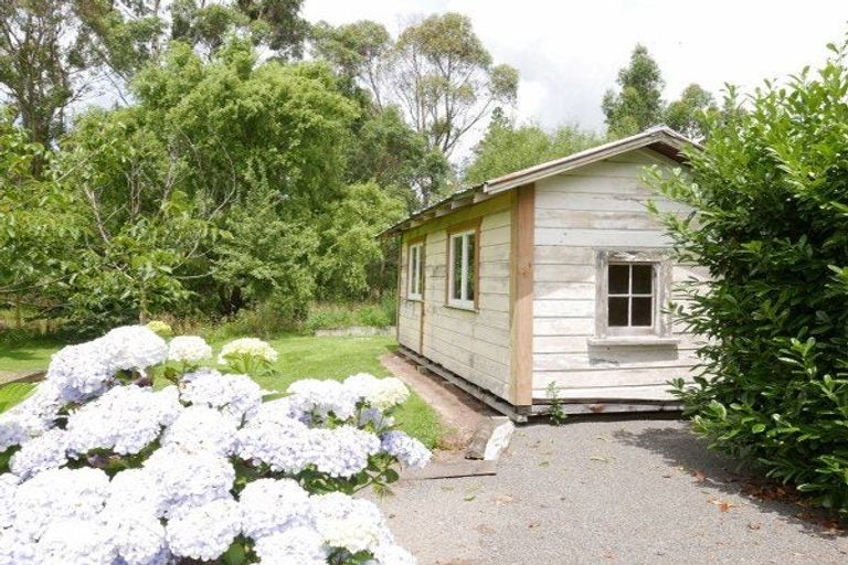 Photo of property in 100 Cole Street, Dannevirke, 4930