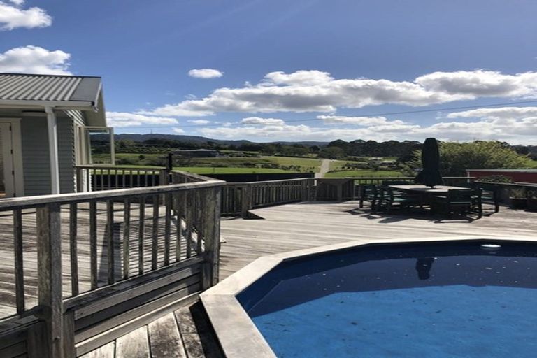 Photo of property in 71 Shaw Road, Oratia, Auckland, 0604