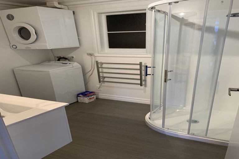 Photo of property in 9 Maarama Crescent, Aro Valley, Wellington, 6021