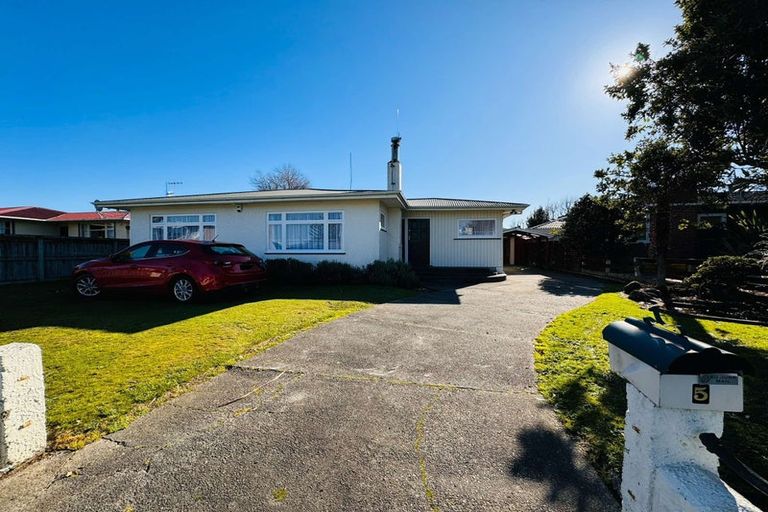 Photo of property in 5 Albert Street, Palmerston North, 4414