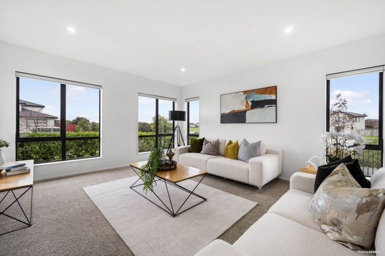 Photo of property in 11 Kuhanui Drive, Karaka, Papakura, 2113